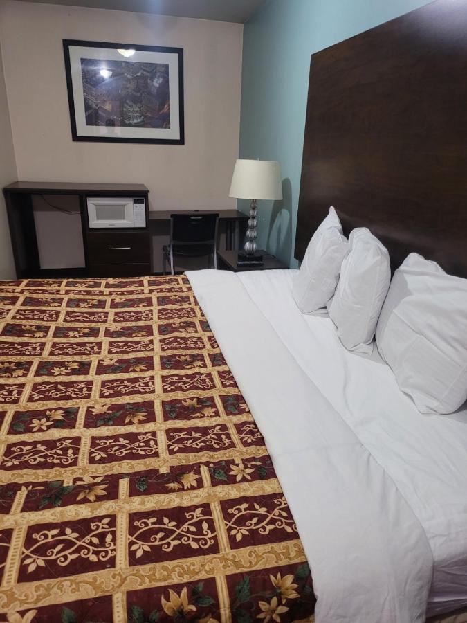 Sterling Inn Near Iag Airport ไนแอการาฟอลส์ ภายนอก รูปภาพ